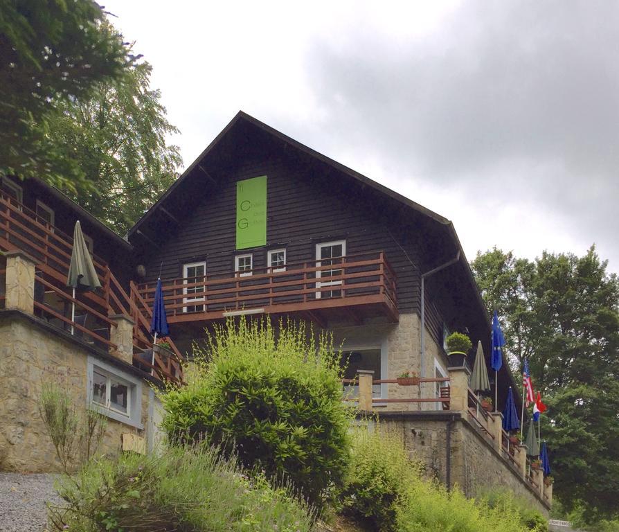 ホテルChalet Des Grottes Hastière-Lavaux エクステリア 写真