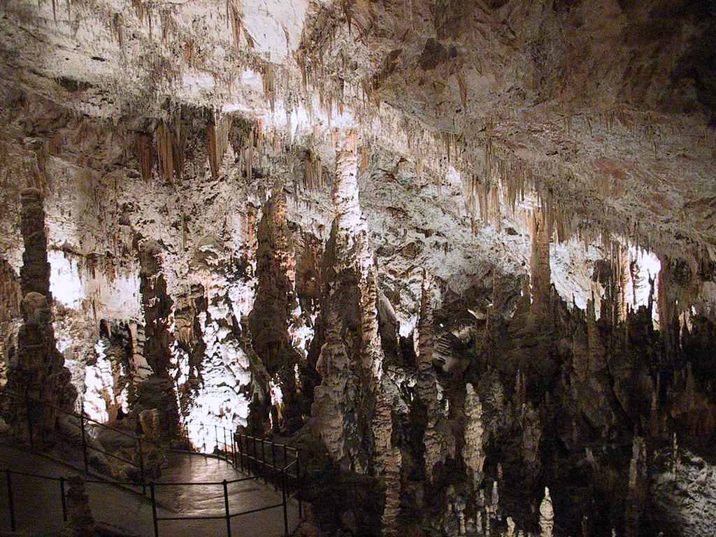 ホテルChalet Des Grottes Hastière-Lavaux エクステリア 写真